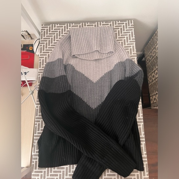 COPY - WILFRED FREE Turtleneck - Picture 3 of 3